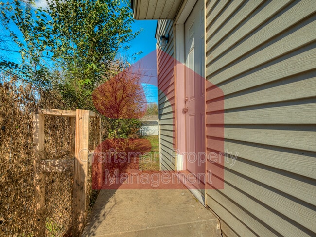 Building Photo - 3225 NW 33rd St