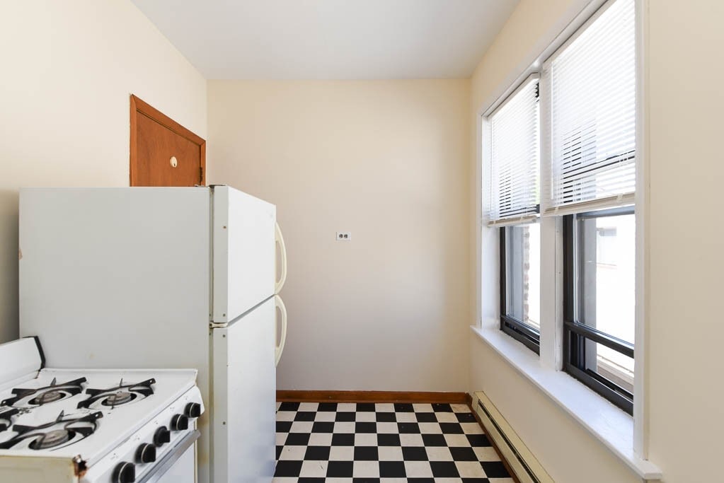 Building Photo - 2851 N Orchard St