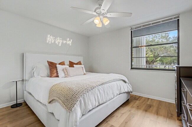 Building Photo - 1518 Whitehall Dr