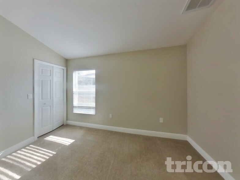 Building Photo - 5732 Greystone Dr