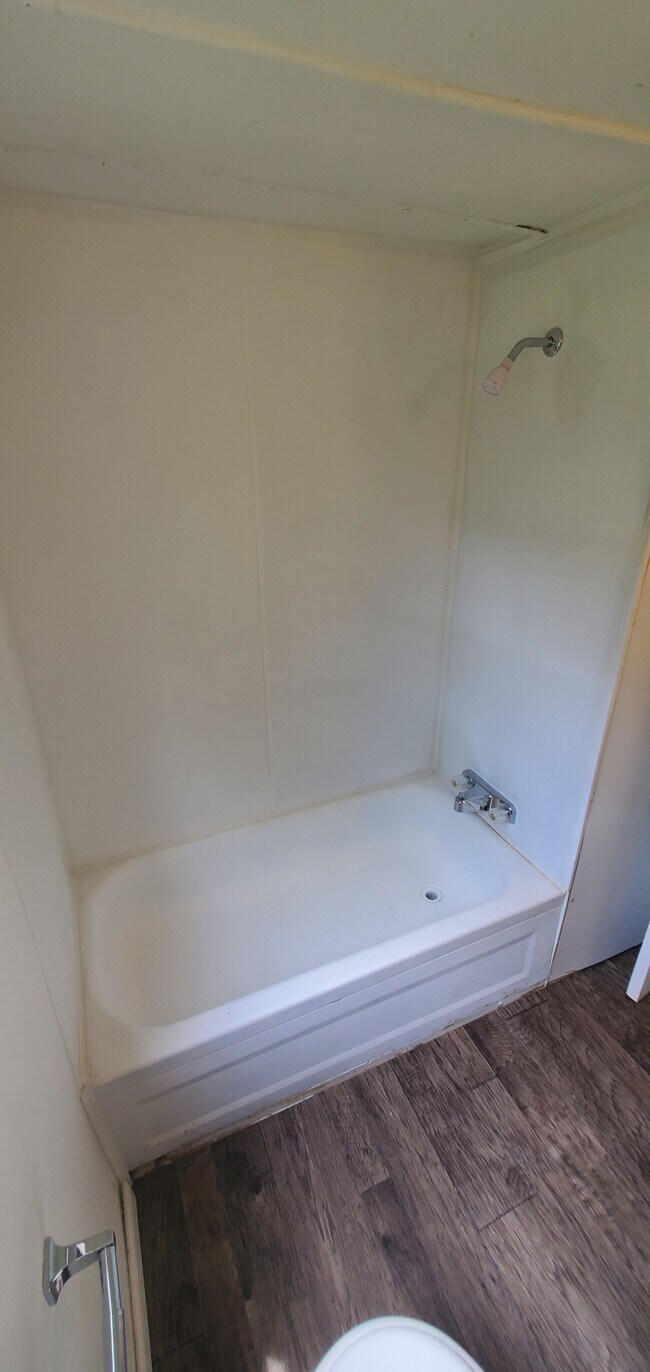 Building Photo - Liberty Church MHC