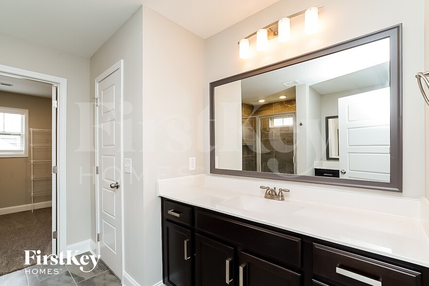 Building Photo - 1186 Ewing Wy