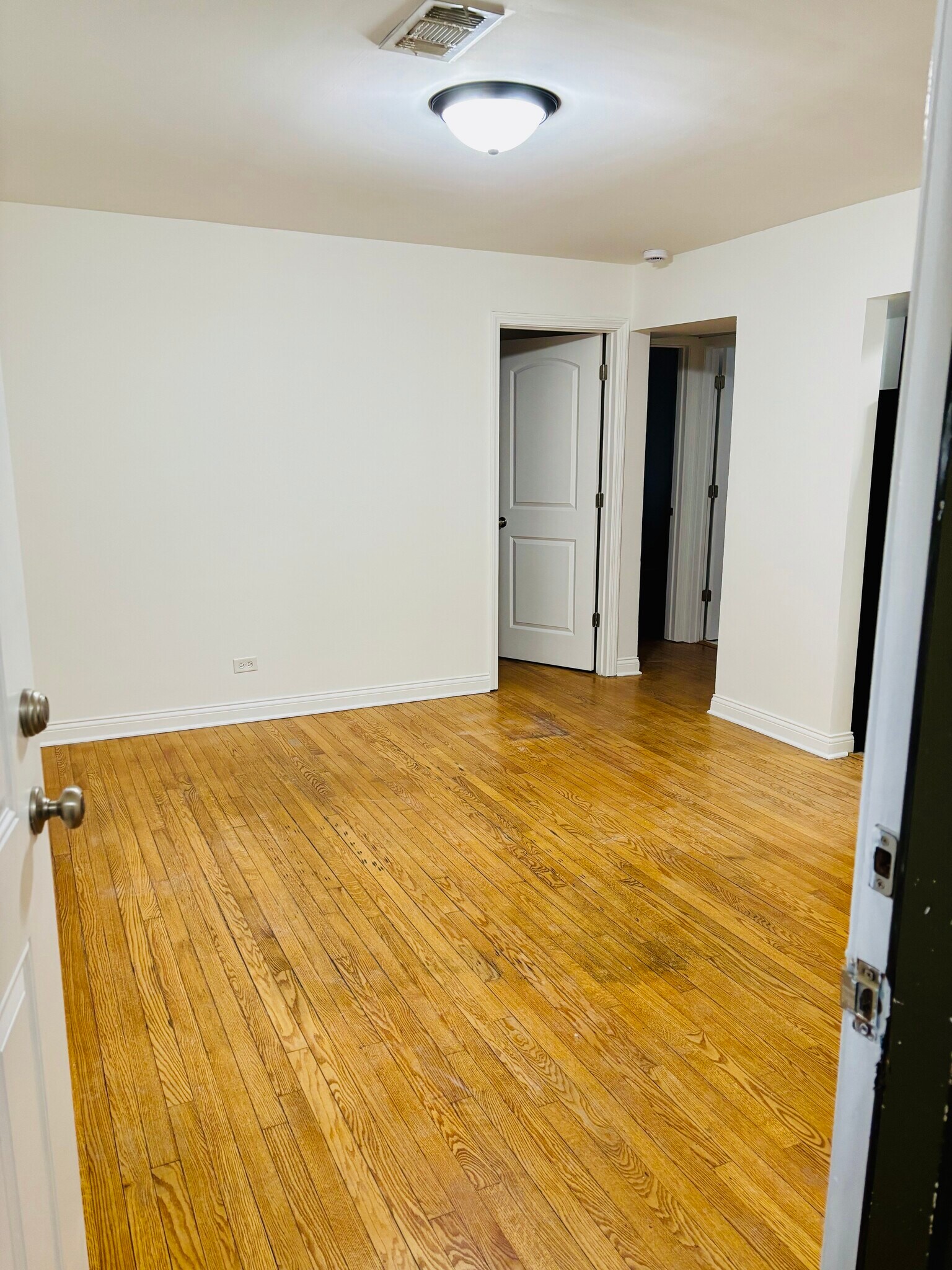 Building Photo - 5327 S 73rd Ave