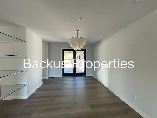 Building Photo - Wonderful three bedroom home with great views