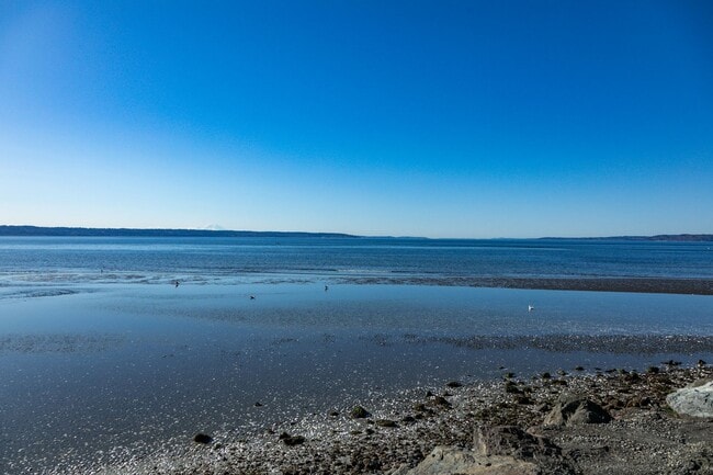 Building Photo - Lovingly Maintained with Designer Finishes...