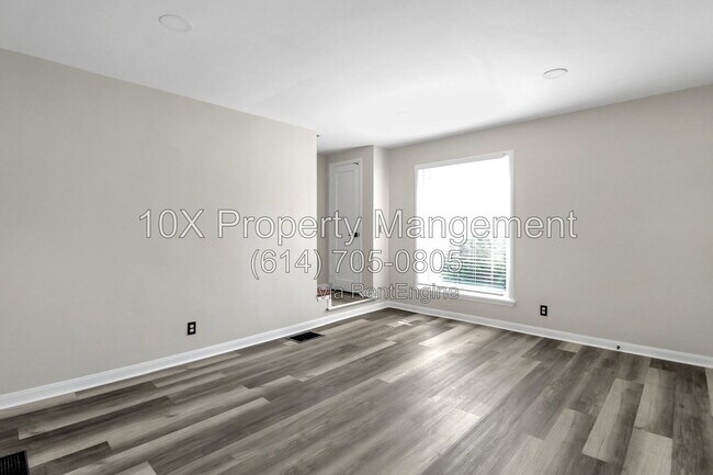 Building Photo - 1047 S James Rd