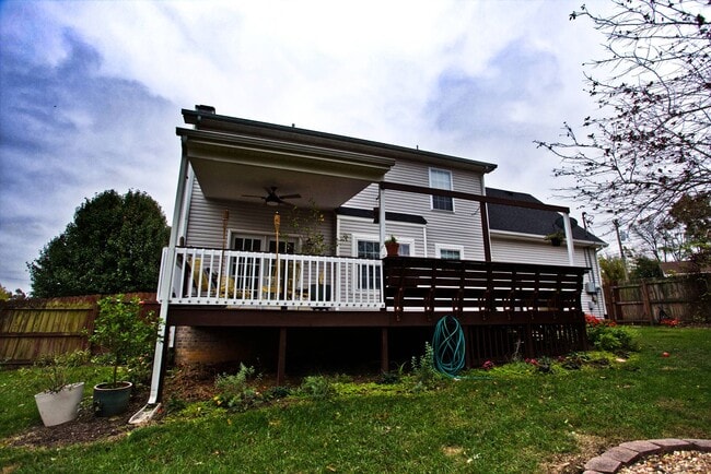 Building Photo - 2627 Holly Rock Dr