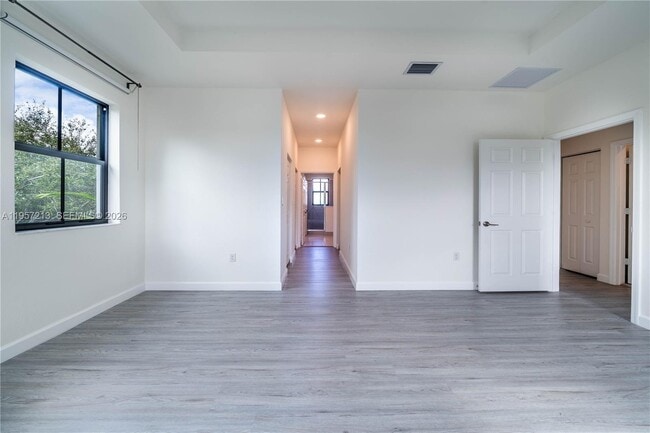 Building Photo - 1928 SW 5th Blvd