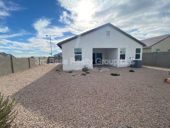 Building Photo - 24402 W Pueblo Ave