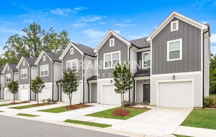 Primary Photo - 110 Crestview Wy