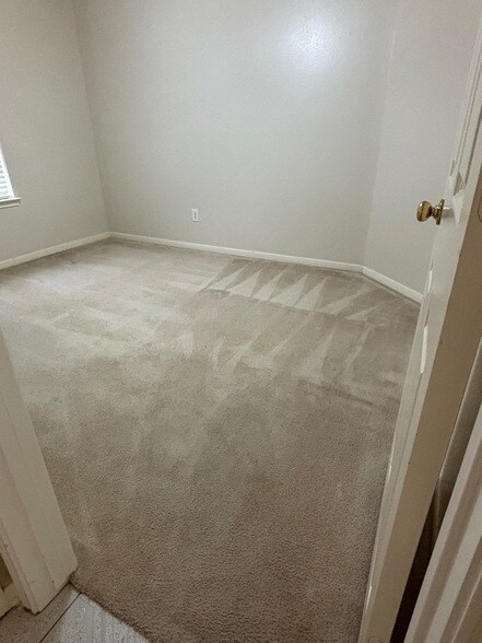 Building Photo - 903 Christopher Ln