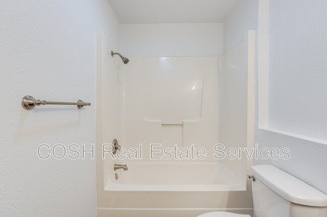 Building Photo - 307 S Seneca St