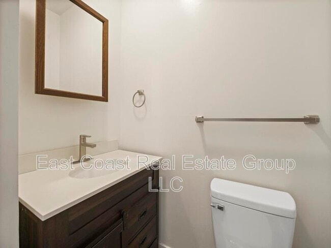 Building Photo - 1001 Pope Ave