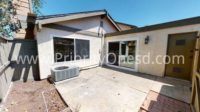 Building Photo - 10512 Caminito Westchester