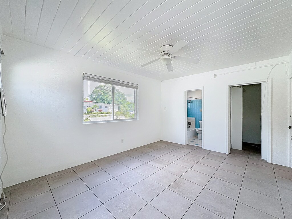 Building Photo - 401 NW 16th Ave