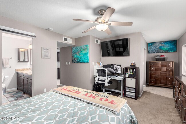 Building Photo - 2744 E Windrose Dr