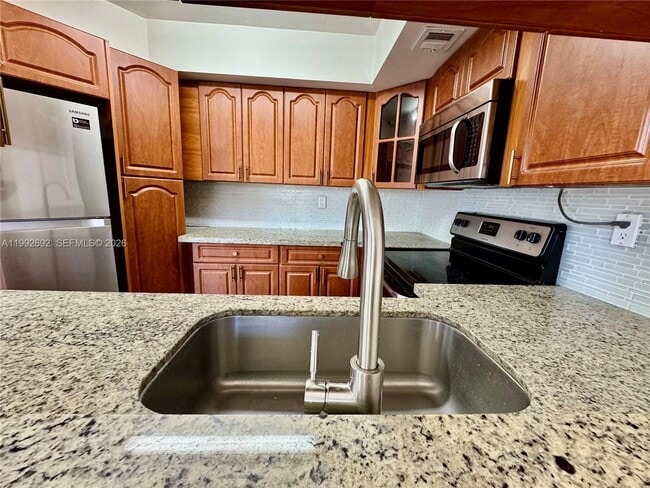 Building Photo - 8335 SW 152nd Ave