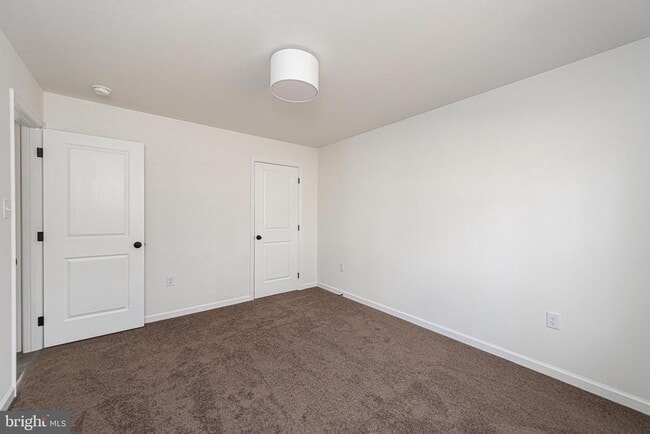 Building Photo - 617 Port Providence Rd