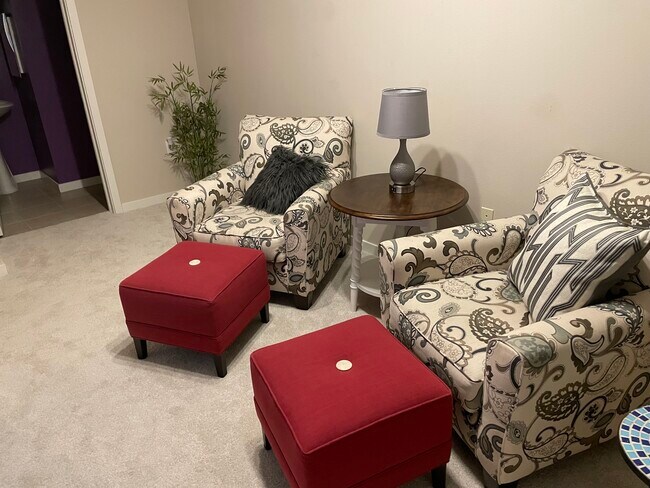 sitting study area - 13598 Via Varra