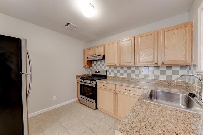 Building Photo - 4311 Ione St