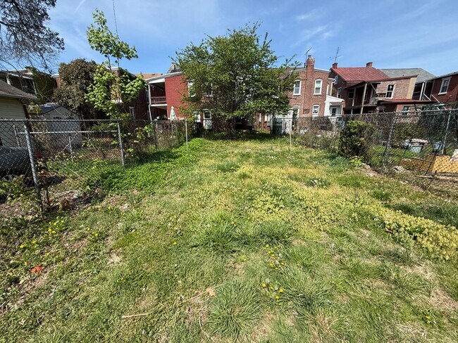 Building Photo - Beautiful Victorian Rowhome with Modern Updates – Available Now!