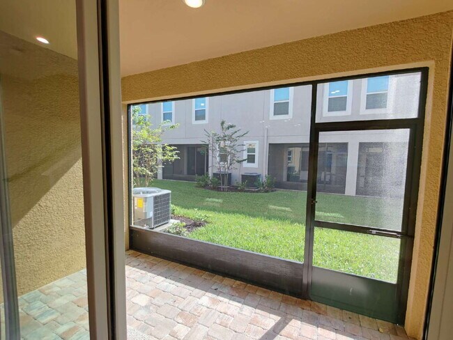 Building Photo - Beautiful 3-Bedroom Townhome in Gated Avea Pointe