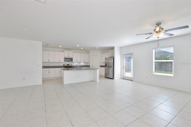 Building Photo - 9913 Jackfruit Ct