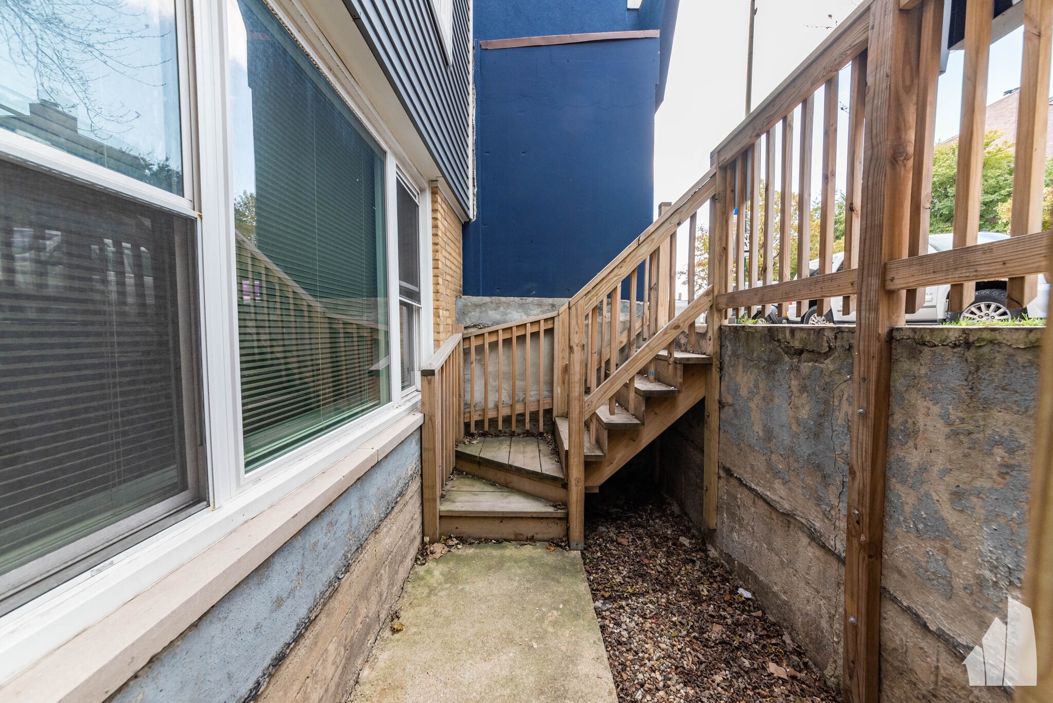 Building Photo - 2437 N Ashland Ave