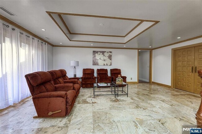 Building Photo - 91 Chestnut Ridge Rd