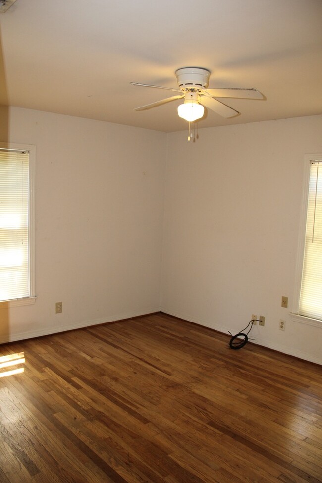 Building Photo - 4405 Erath Ave