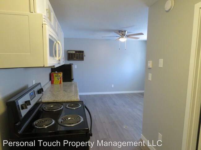 Building Photo - 717 30th St N