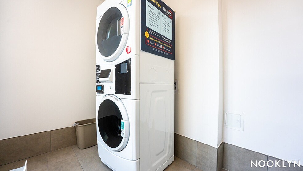 Building Photo - 68 Gold St