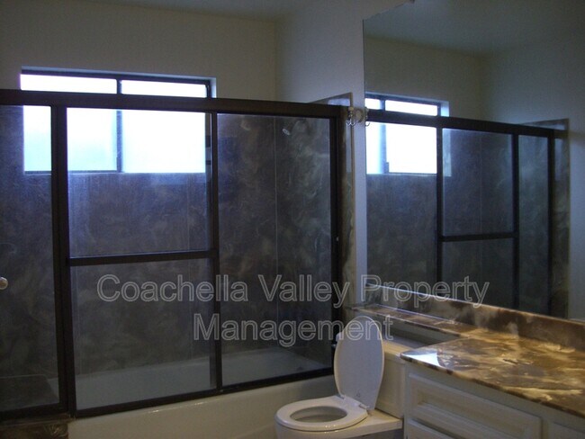 Building Photo - 36532 Vía Abeja