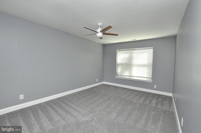Building Photo - 1806B Ralston Dr
