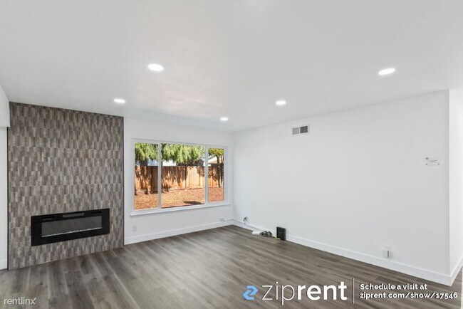 Building Photo - 3 br, 2 bath House - 999 Rawlings Drive, S...