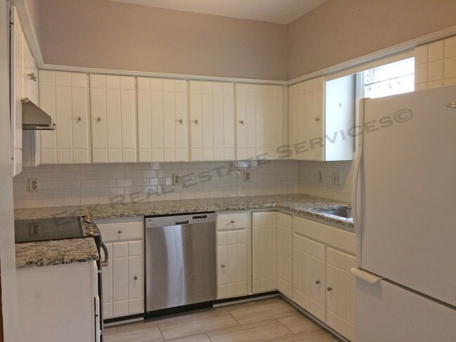 Building Photo - 729 Missouri St