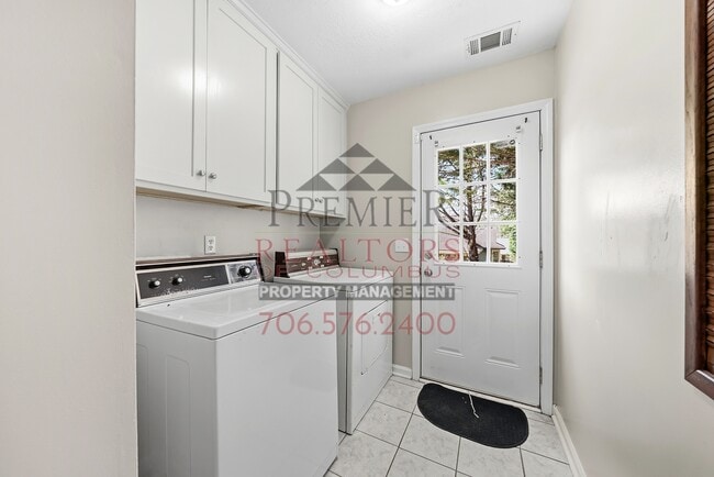 Building Photo - 4668 Bridlewood Dr