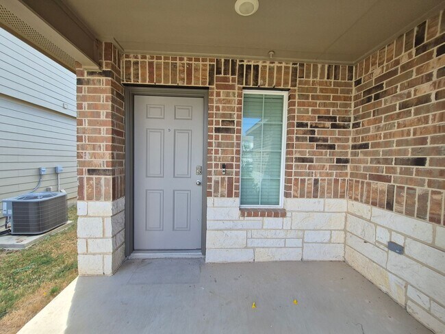 Building Photo - 156 Middle Grn Lp
