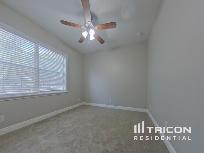 Building Photo - 605 Arlington Ct