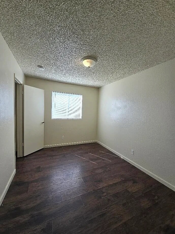 Building Photo - 2553 S Holloway Ave