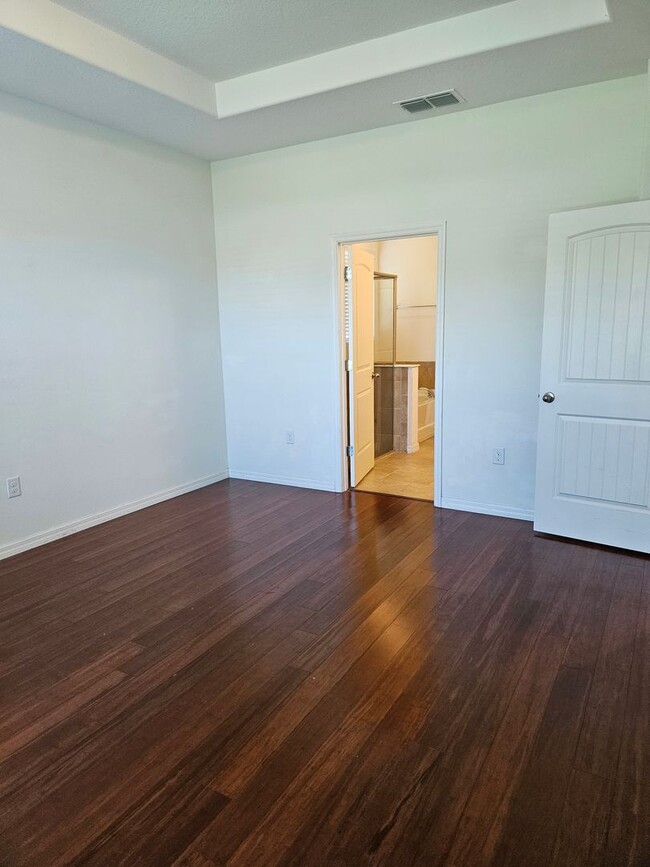 Building Photo - Coming soon!!! BEAUTIFUL 4 BEDROOM 3 BATH ...