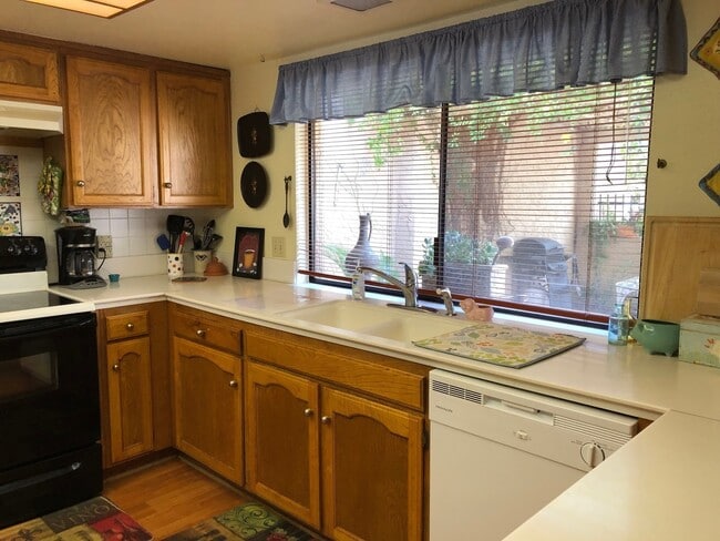 Building Photo - Lovely Home in 45+ Active Adult Community of Leisure World Available May through October 2026!