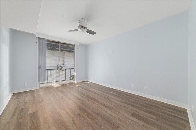 Building Photo - 3300 Yorktown St