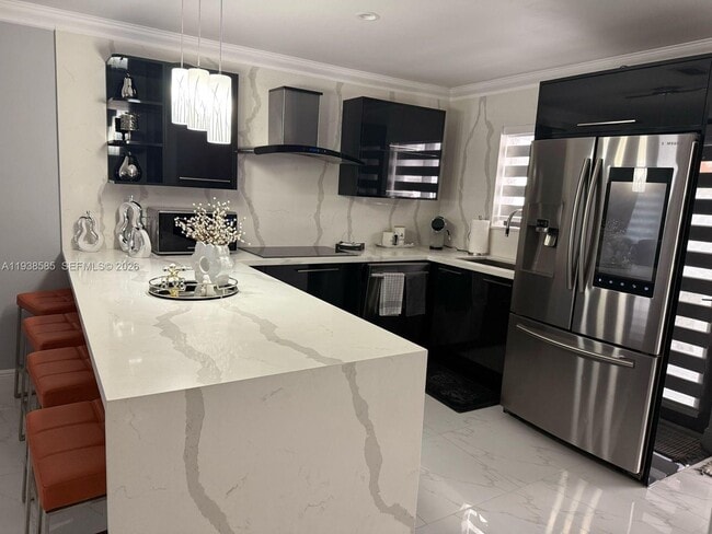 Building Photo - 2837 W 75th St