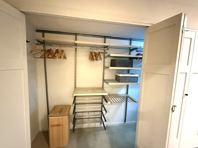Building Photo - Fully Furnished Greenbrae Condo on Corte M...
