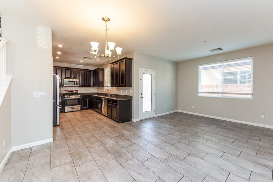 Building Photo - 9353 W Pearblossom Sky Ave