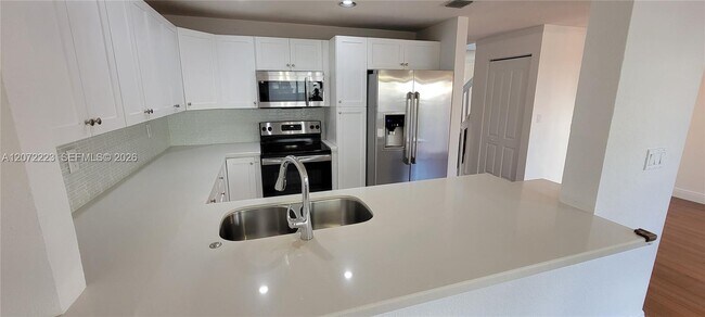 Building Photo - 5173 NW 114th Pl