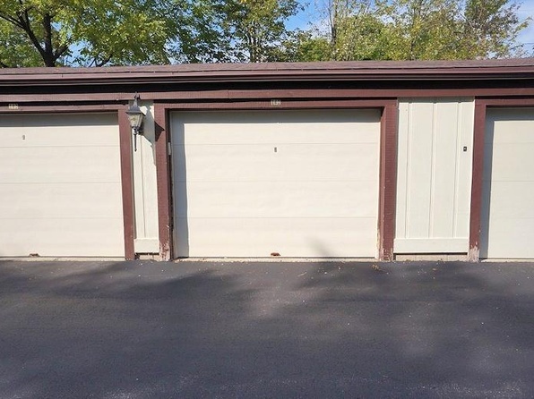 Building Photo - 1657 S Carriage Ln