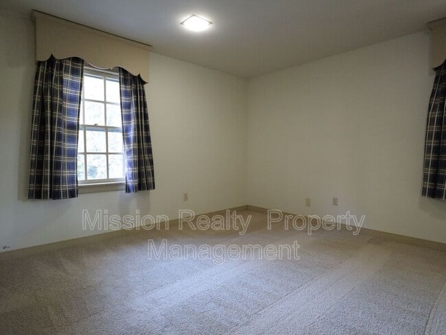 Building Photo - 7580 Rockfalls Dr