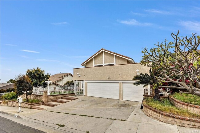 Building Photo - 845 N Juarez St